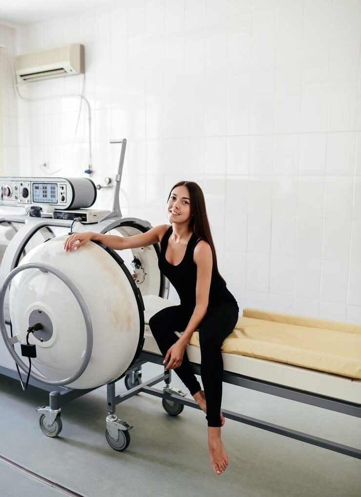 hyperbaric-oxygen-therapy-hbot-chamber-tank-used-specialised-medical-treatment-injuries-hospital-clinic-exterior-viewing-window-pressure-dial-gauge-with-pillow-bed-inside_88340-2339-transformed